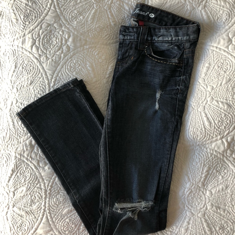 Guess Dark Wash Distressed Jeans - Picture 8 of 8